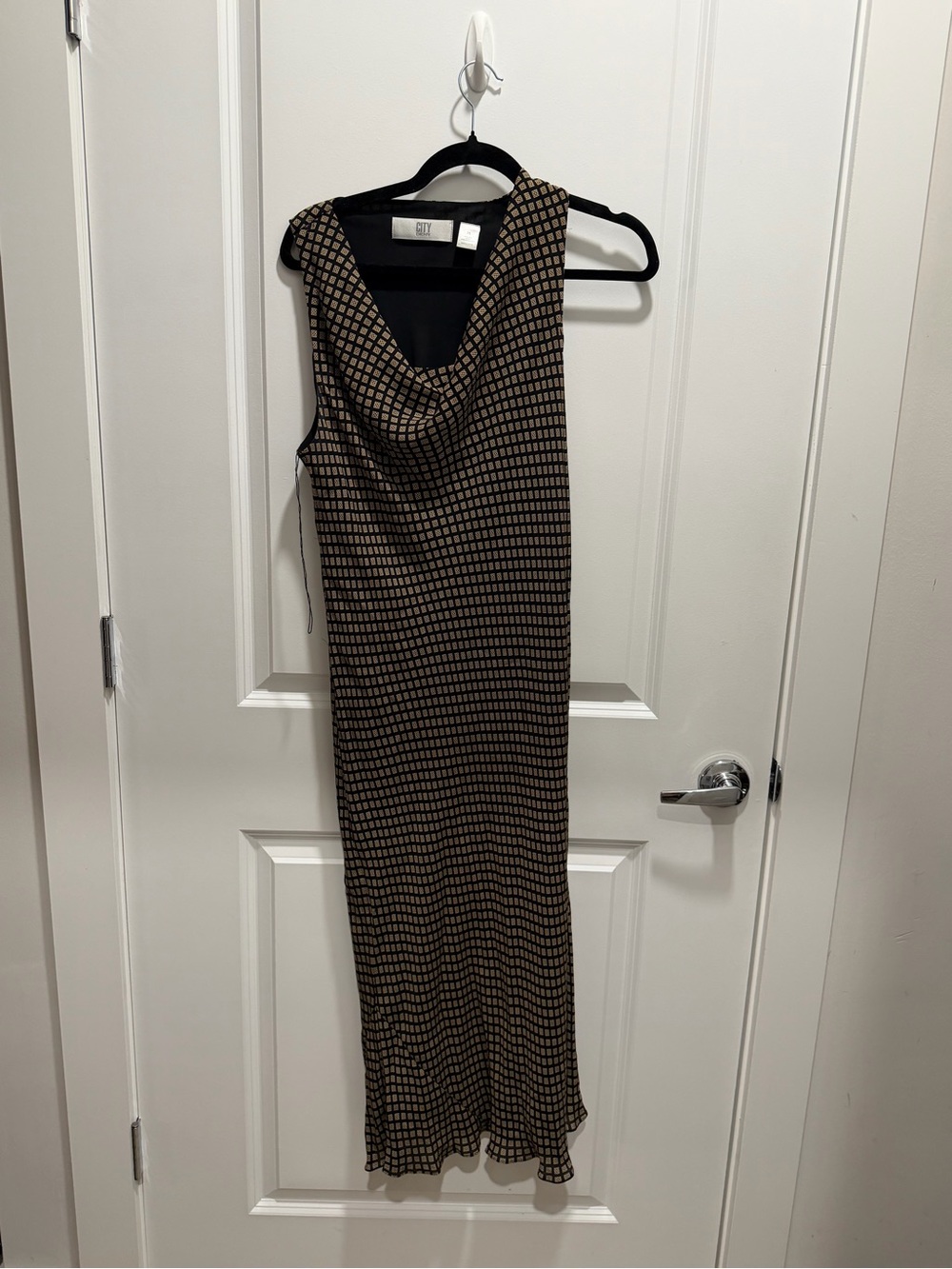 DKNY City Sleeveless Cowl Neck 100% Silk Dress in Black and Tan Geometric Print